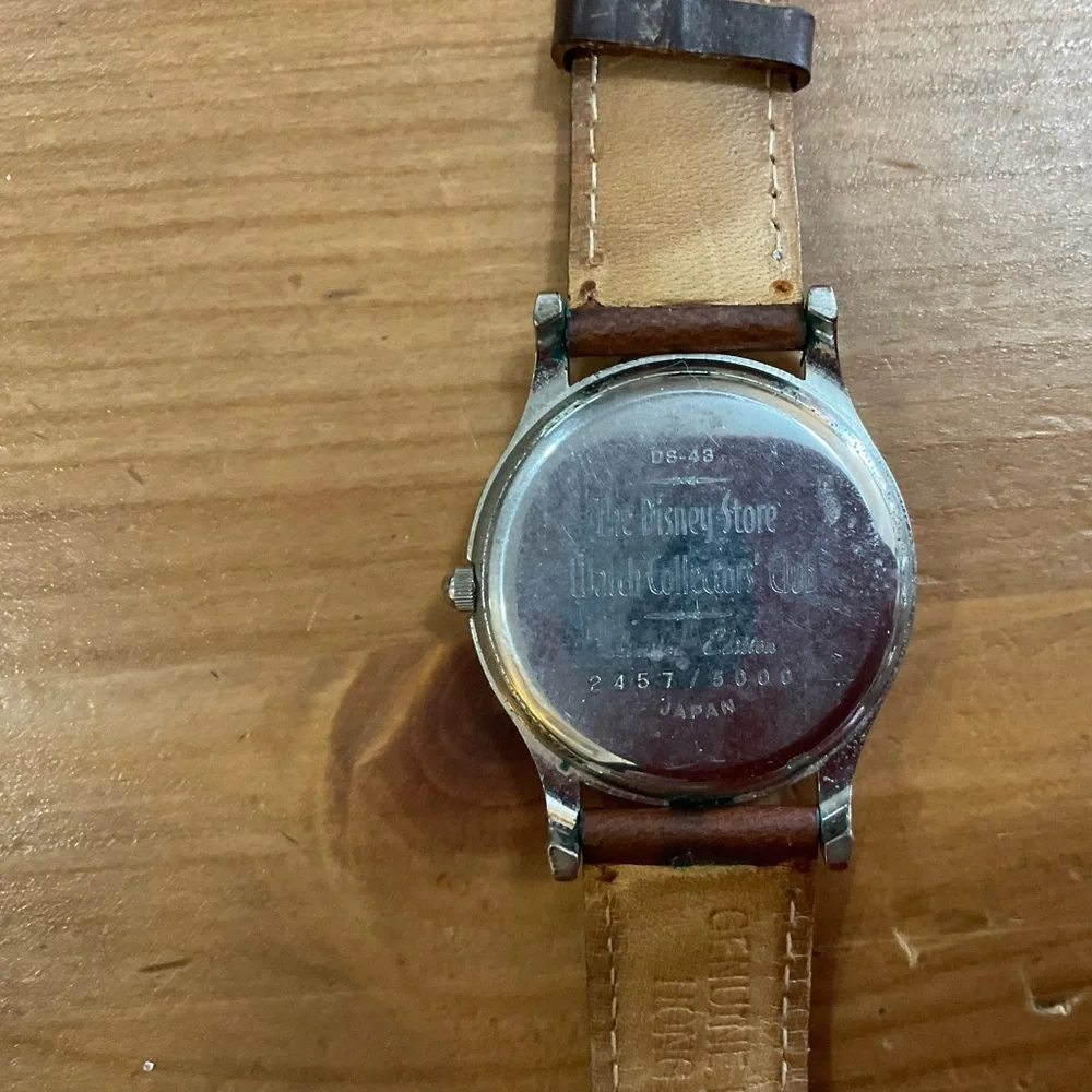 Fossil: Disney “ Lucky” from 101 Dalmatian vintage limited edition disney watch